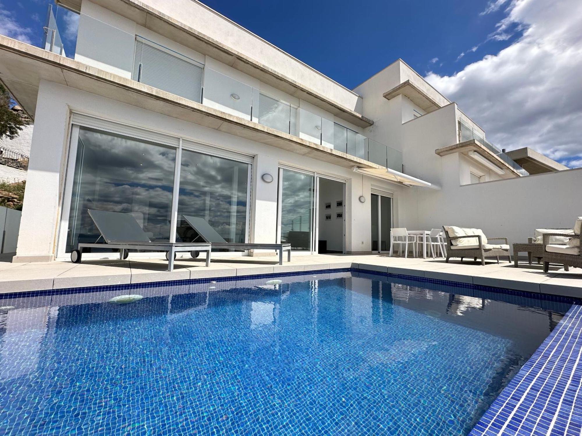 Agi Turo Villa Roses Exterior photo